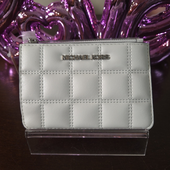 NWT Michael Kors Optic White Jet Set Travel Quilted Card Case - Picture 1 of 4